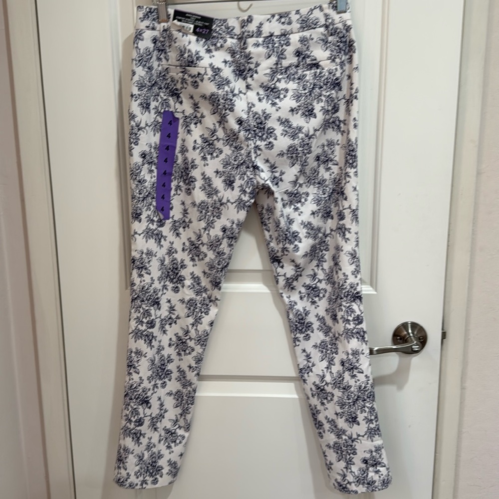 NWT Mario Serrani Floral Print Pants w Tummy Control Size 4 x 27 - Picture 4 of 14